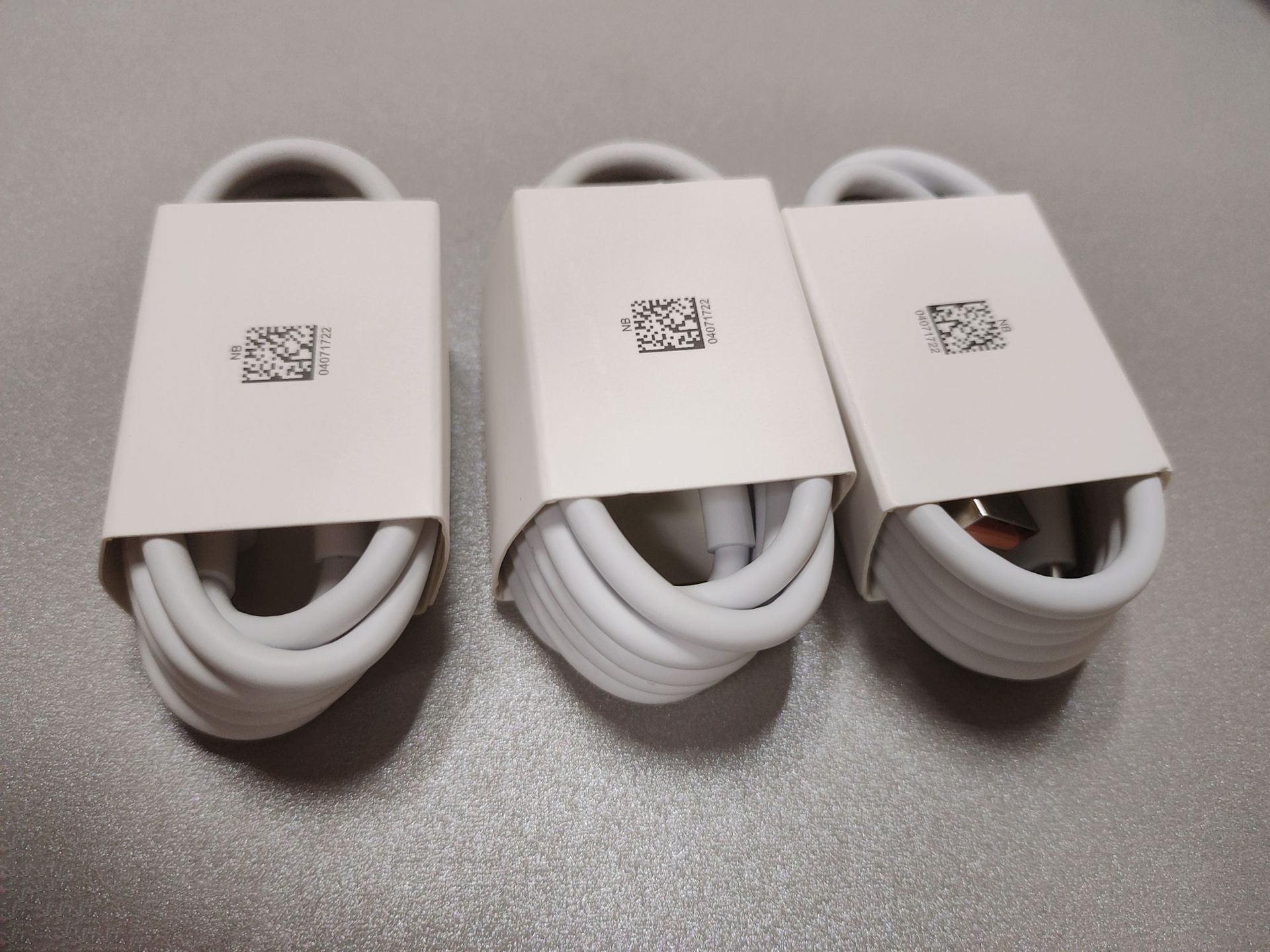 Varrai Charging Cables detail photo 13