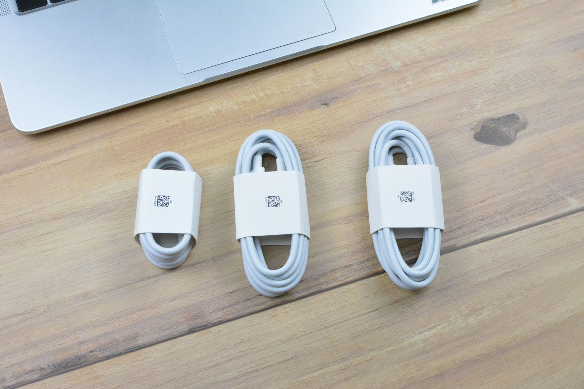 Varrai Charging Cables detail photo 11