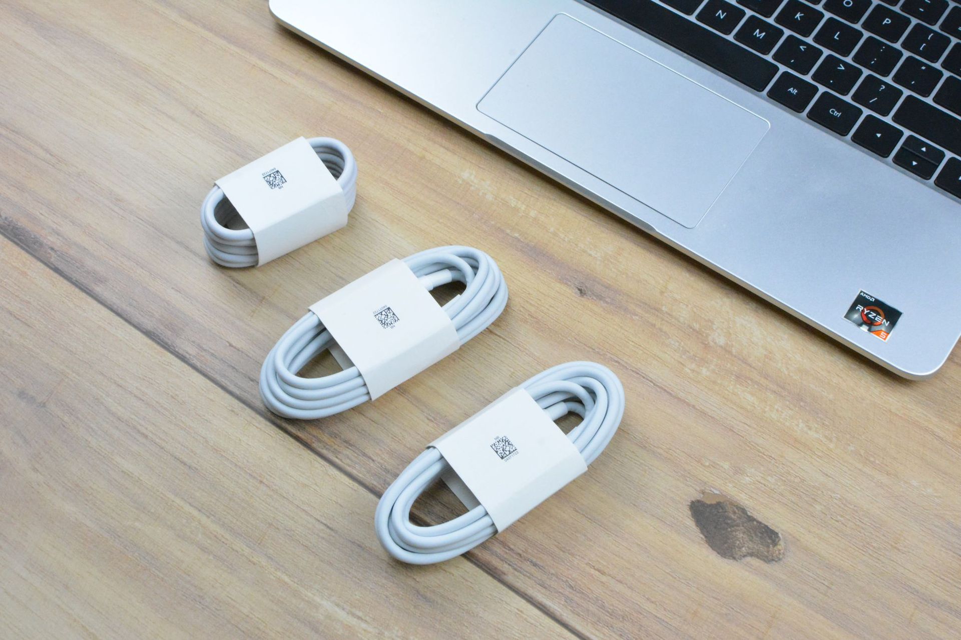 Varrai Charging Cables detail photo 12